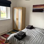 5 Bedrm Hse! Ev! & Nr Citycentre! *