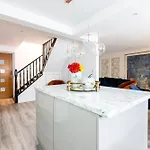 Luxury 3 Bed House Old Trafford *