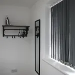 3 Bedroom House Close To Centre Free Parking Prázdninový dům