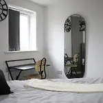 Ferienhaus 3 Bedroom House Close To Centre Free Parking *