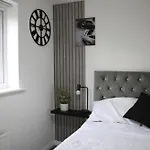 3 Bedroom House Close To Centre Free Parking Prázdninový dům *