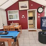My -2 Bed House-free Parking Feriehus
