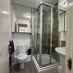 Spacious 2 Double Bedroom Near Centre, Salford Manchester