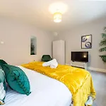 Apartment 3 Bed Canal St Flat Sleeps 9 Centre
