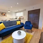 1 Bed Old Trafford Flat Free Parking * Manchester