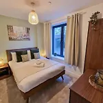 1 Bed Old Trafford Flat Free Parking