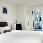 Entire Modern In Centre *