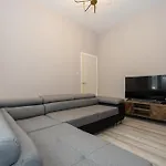 Modern 3br Sleeps 7 Fast Wifi Perfect For Long マンチェスター