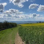 Holiday home Bredon Hill Shepherds Hut & Hot Tub