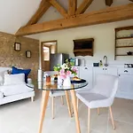 The Cart Shed - Romantic Hideaway With A View! Nyaraló