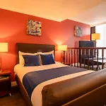 Sachas Hotel 3*