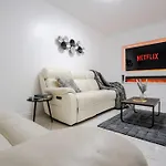 Prázdninový dům Stylish5 Bed By Etihad And Coop Live