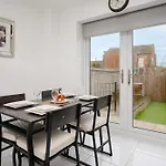 Stylish5 Bed By Etihad And Coop Live Prázdninový dům *