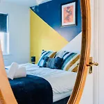 別荘 Cozy 3-bed Retreat Near Airport Ideal For Families & Groups *