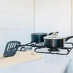 別荘 Cozy 3-bed Retreat Near Airport Ideal For Families & Groups *