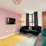 Large 5 Bedroom House 6 Beds Ideal For Contractors * Manchester