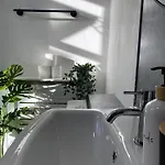 Σπίτι διακοπών Modern Townhouse-free Parking-game Room-w-ifi *