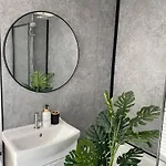 Σπίτι διακοπών Modern Townhouse-free Parking-game Room-w-ifi *