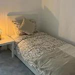 Oasis - Spacious 5 Bedroom House Manchester