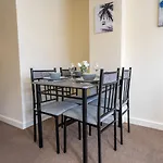 Luxury 2br Retreat For Business Travelers