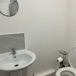 Modern 2Br Retreat For Extended Stays דירה מנצ'סטר