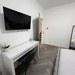 Holiday home The Manchester Haven Sleeps 10 Near City Centre Breakfast Hamper Included