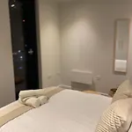 Apartmán Bohemian With Terrace & Gym