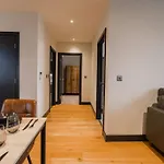 Marron 2br & Walks