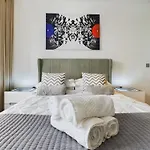Amazing Skyline Views 3br Duplex With Free Parking Apartment Manchester