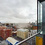 Amazing Skyline Views 3br Duplex With Free Parking Apartment *