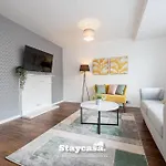 Spacious Cosy Cove With Large Driveway And Garden