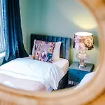 Newly Renovated 5 Bedroom Home-manchester Hébergement de vacances