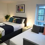 Luxury - Pick A - Free Parking & Kitchen Access, Near Etihad Stadium, The Coop Live & Piccadilly Station, * Manchester