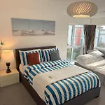 Luxury - Pick A - Free Parking & Kitchen Access, Near Etihad Stadium, The Coop Live & Piccadilly Station, * Manchester