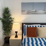 Homestay Luxury - Pick A - Free Parking & Kitchen Access, Near Etihad Stadium, The Coop Live & Piccadilly Station, *