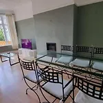 Vakantiehuis Near Centre Sleeps 11, 4-spacious Bed Rooms,2-lounges 2-toilets 1-kitchen Ideal Familys&groups *