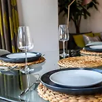 公寓 2 Bed Didsbury Flat Sleeps 6 Free Parking 曼彻斯特