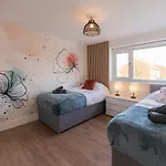 Prázdninový dům Luxury 8 Bed *