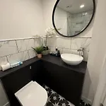 Apartmán Lux Private Entrance 1 Bed - Free Parking - Ideal For Coop Live, Mcr Centre, Salford Royal Hospital & Buile Hill Mansion Wedding Venue *