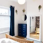 Winslow House- Close To Coop Etihad & Free Parking *