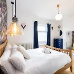 Winslow House- Close To Coop Etihad & Free Parking