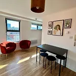 Centre 2 Bed With A Balcony Апартаменты
