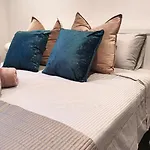 Bee City Apartment United Man - Work N Relax 500Mbps Wifi And Netflix - Penthouse-Like City & Waterfront Views * Manchester