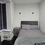 Beresford Co-living - Private Self-cater Holiday home *
