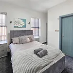 Beresford Co-living - Private Self-cater Holiday home *