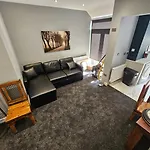Beresford Co-living - Private Self-cater Manchester