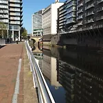 Spacious Homely Near Ao Arena And Shopping Centre With 500mbps Internet & Netflix Manchester