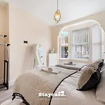 Monton Co-living - Private Self-cater 3*