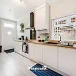 Monton Co-living - Private Self-cater *