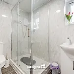 Monton Co-living - Private Self-cater Manchester